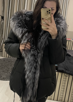 Зимова жіноча куртка