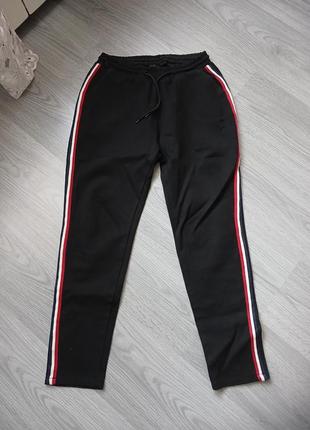 Спортивные штаны