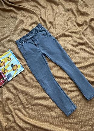 Модні та зручні базові джинси для хлопчика