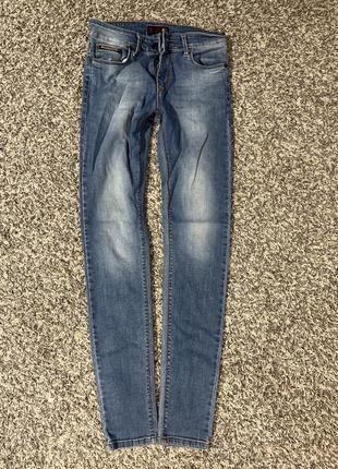 Джинси