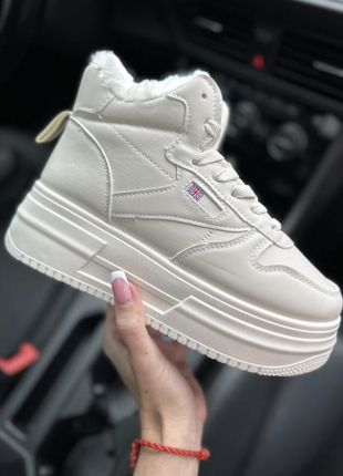 Кросівки бежеві на платформі зимові