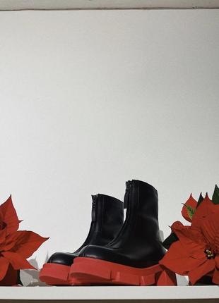 Черные с красной подошвой ботинки te.shoes