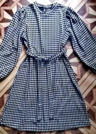 Почти новое платье