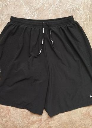 Спортивные мужские шорты nike