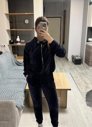 Велюровый костюм