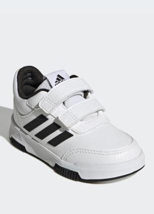 Якісні кросівки adidas