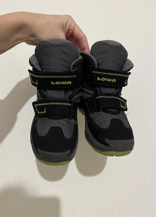 Чоботи ,черевики  , кросівки  зимові lowa gore-tex розмір 28,17,5 см устілка