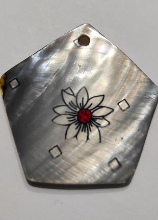 Підвіска перламутрова з мушлі з нанесенням малюнка1 фото