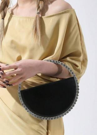Чорна вечірня сумочка