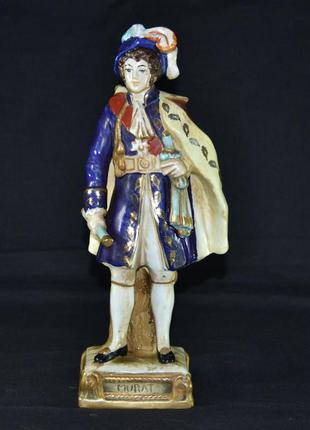 Фарфоровая фигурка торговая марка porcelaine de paris.