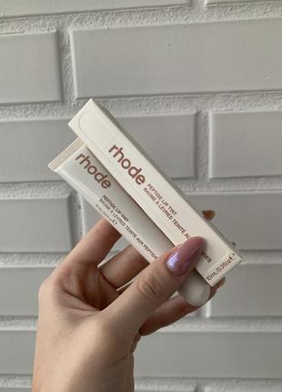 Блиск для губ rhode peptide lip tint лімітована версія cinnamon roll