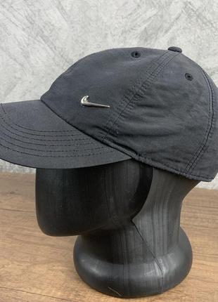 Кепка однотонна nike