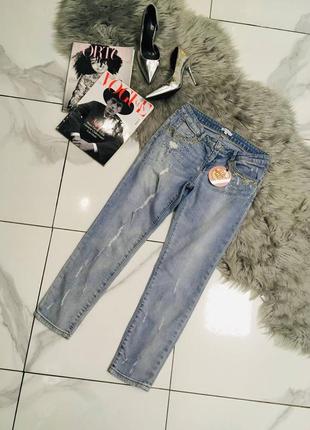 Новые рваные голубые укороченные джинсы декор пайетки bel & bo