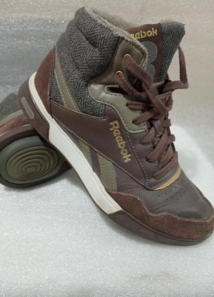 Фірмові утеплені кросівки Fiberglass reebok оригінал.розмір38.