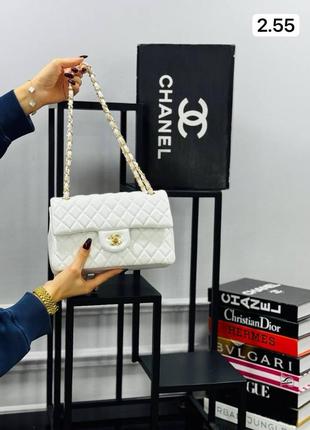Сумка стьобана біла жіноча шанель 2,5 клатч сумочка на ланцюжку шанель крос-боді