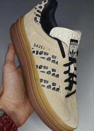 Оригінальні жіночі adidas gazelle bold