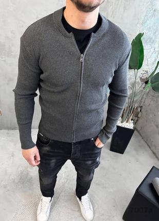 Сірий чоловічий в'язаний светр на блискавці
