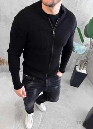 Чорний чоловічий в'язаний светр на блискавці