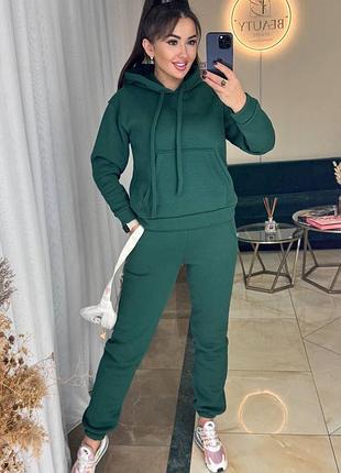 Жіночий костюм