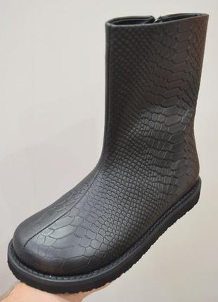 Ботинки змея кожаные черные демисезонные