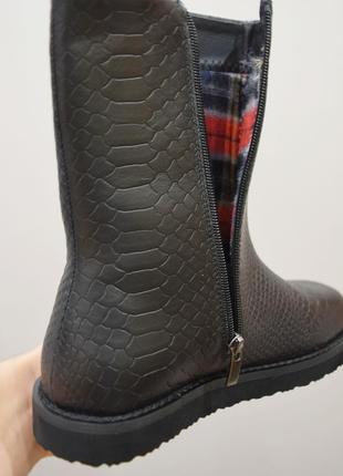 Ботинки змея кожаные черные демисезонные