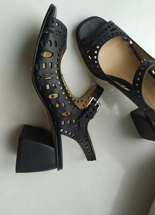 Шкіряні босоніжки люкс бренду