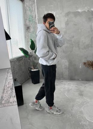 Серое мужское теплое худи оверсайз с принтом