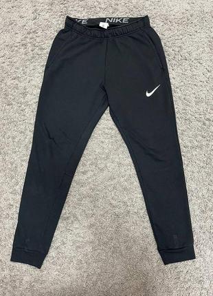 Спортивные штаны nike