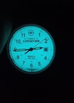Жіночий годинник, timex expedition indiglo, кварц, підсвітка, календар.