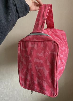 Величезна косметичка для візажистів або в спорт зал