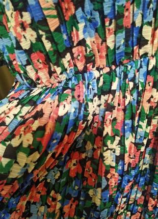 Стрейчивые платье - гофре с объемными рукавами от f&f