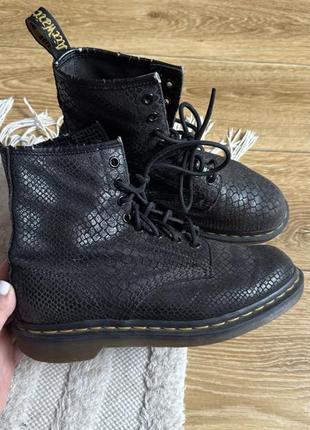 Чоботи dr. martens