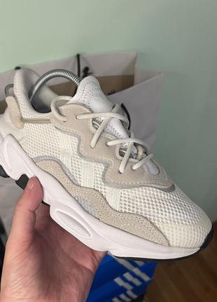 Кроссовки adidas ozweego