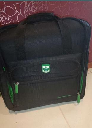 Валіза чорного кольору ican.