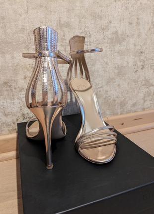 Вечерние босоножки