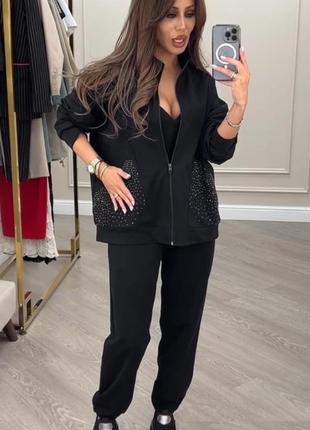 Костюм теплый с камушками на кармане!