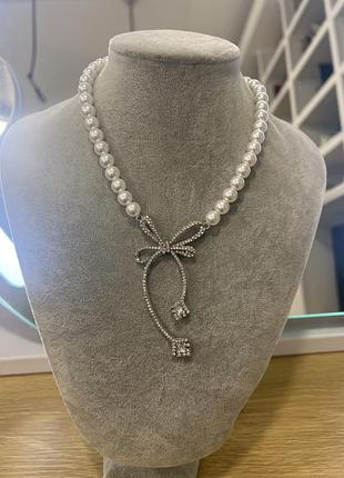 Колье перлини з блискучим бантиком , чокер бантик