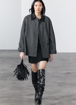Пальто с кожаным воротником zw collection