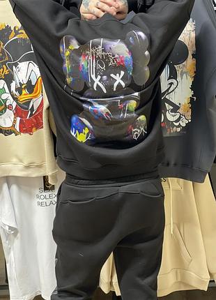 Мужской спортивный костюм