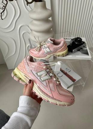nike metallic air presto essential cool grey gym red
