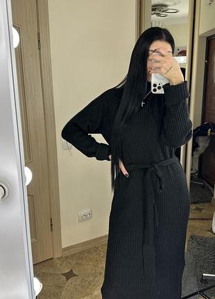 Теплое платье в длине макси