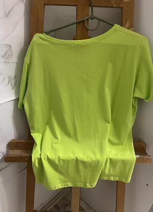 Спортивная футболка