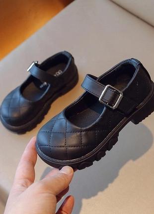 Детские нарядные туфли