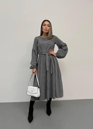 Стильное платье из вельвета