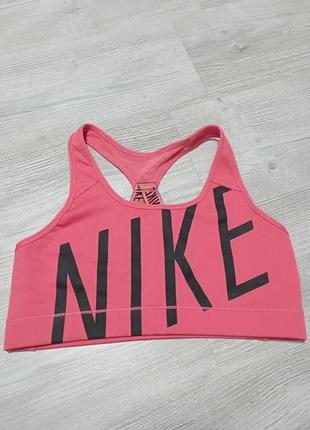 Спортивный топ nike.