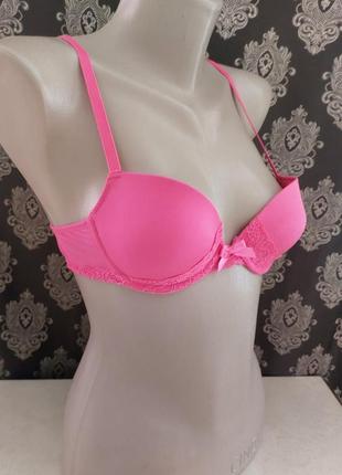 Яскравий бюст 75 а