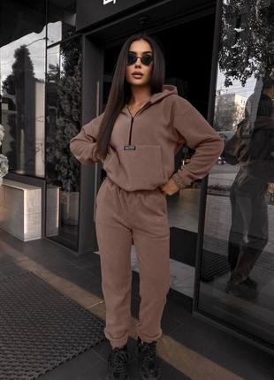 Женский спортивный теплый костюм, в цветах