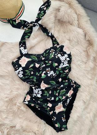 Слитный купальник с паралоном