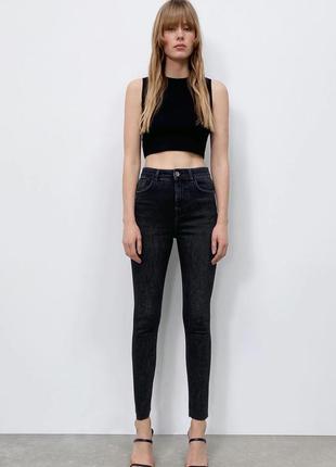 Черные джинсы скинни с высокой посадкой zara