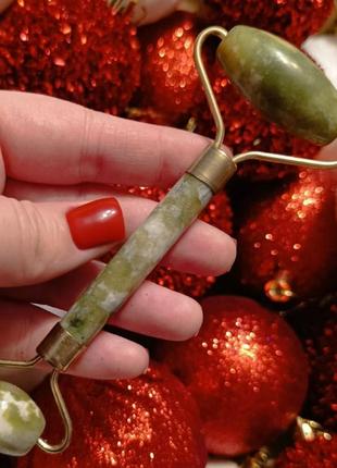 Роликовый нефритовый массажер для лица💚